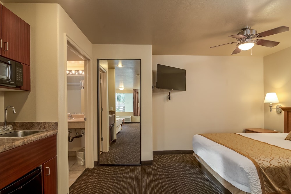St George Inn Suites 38/67