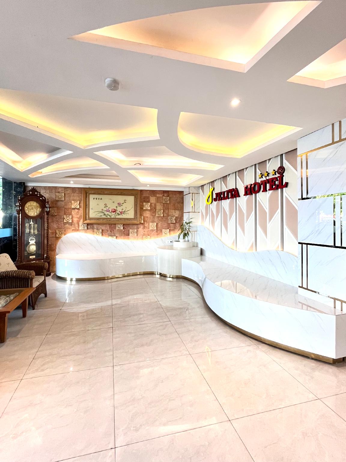 Jelita Hotel 7/42