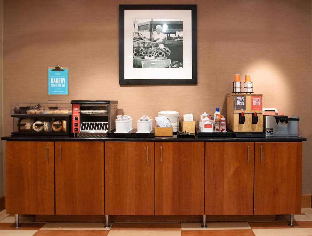 Hampton Inn Gloucester 15/61