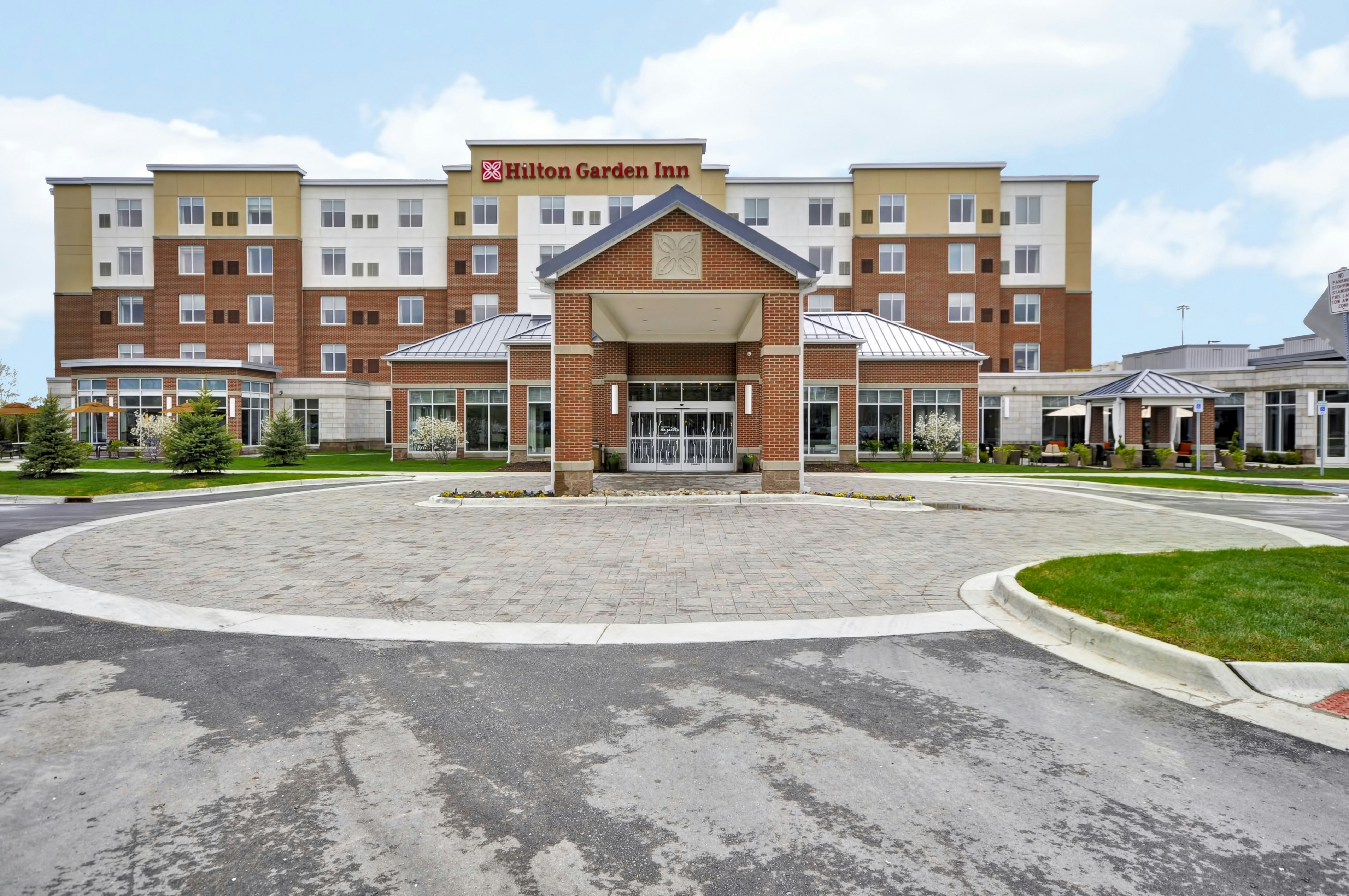 Hilton Garden Inn Detroit Troy 77/79