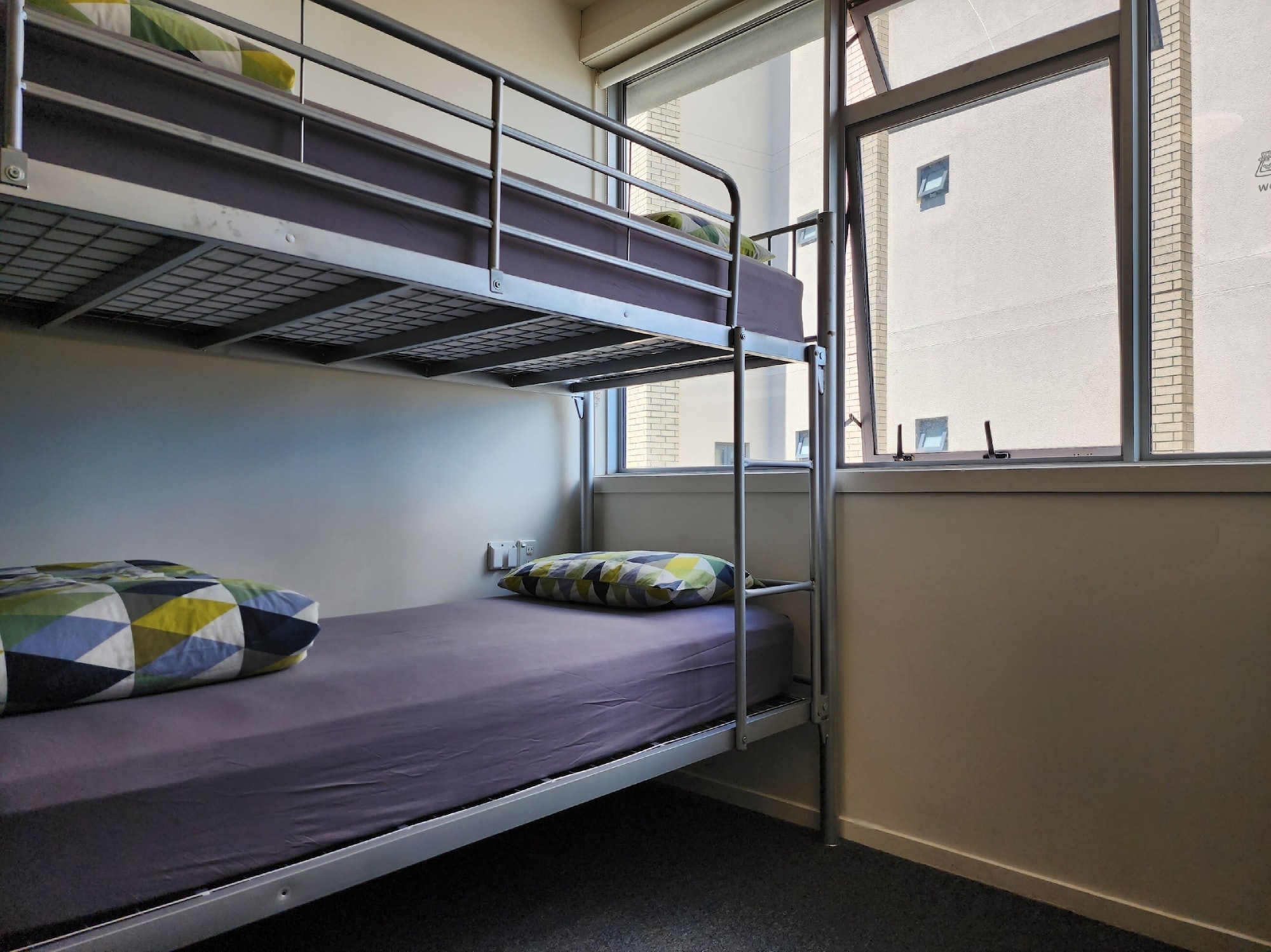 MIXED DORM, COMFORT, SHARED BATHROOM