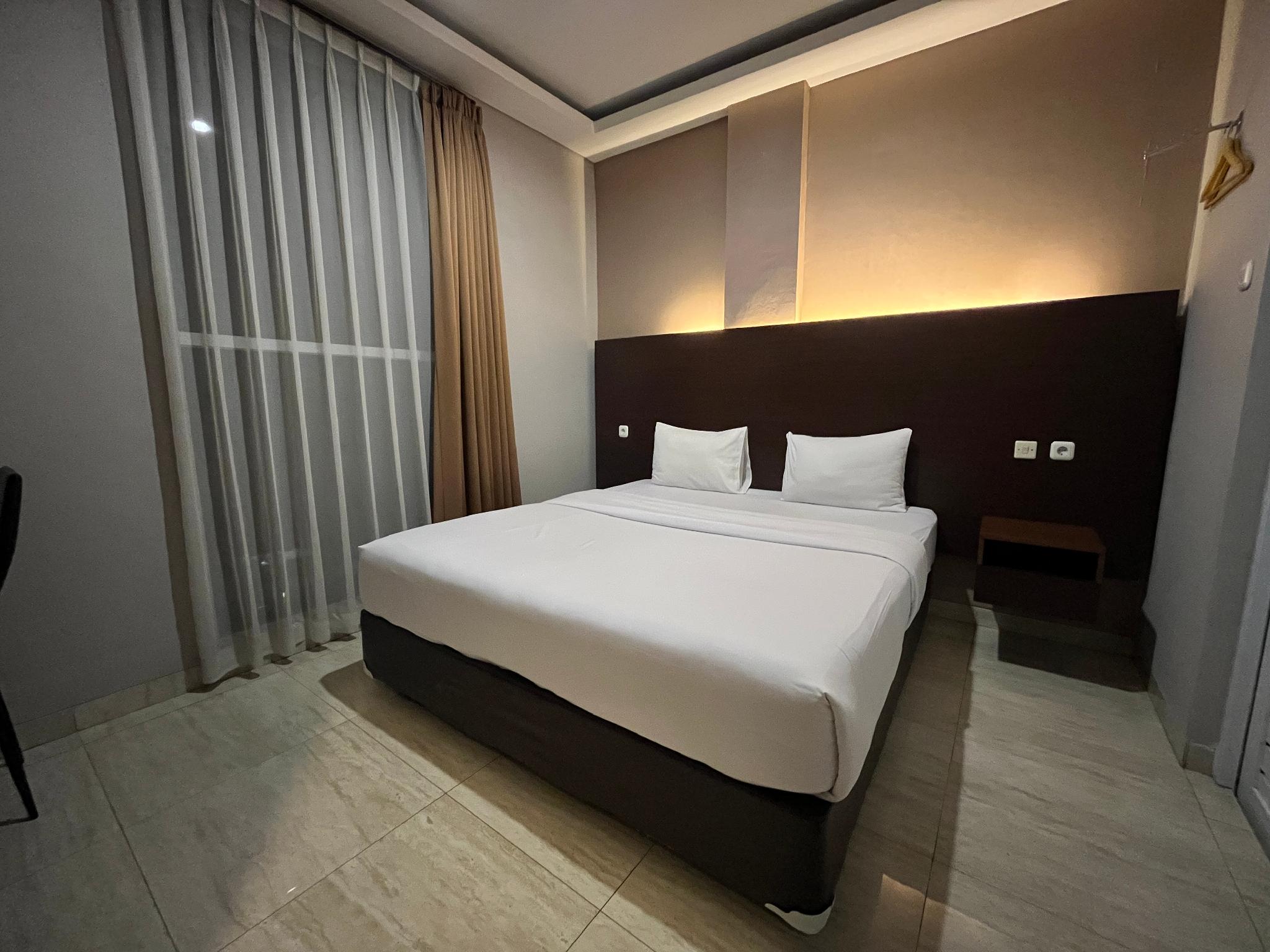 Cove West Inn 20/33