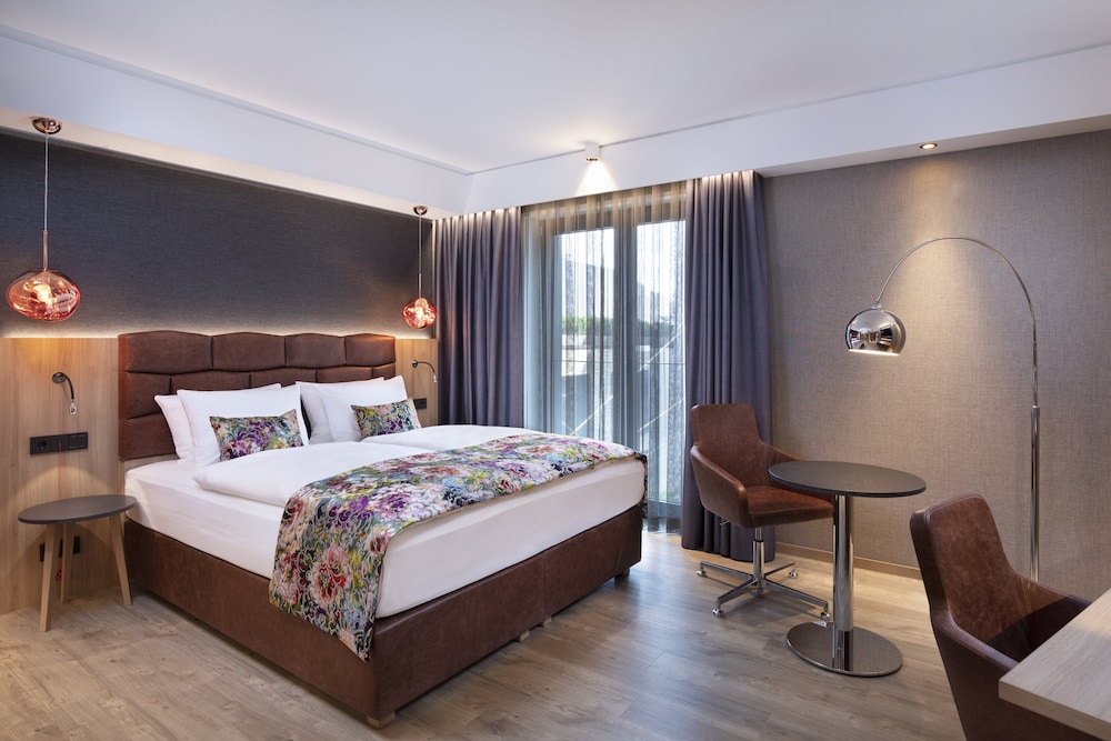 Premium, King Bed