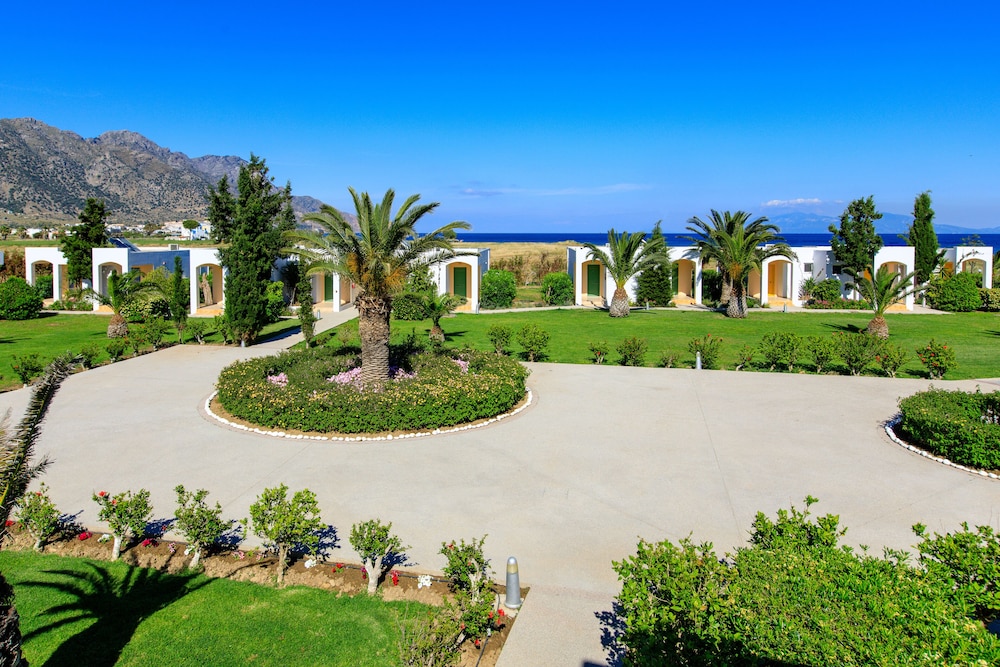 Sovereign Beach Hotel 46/50