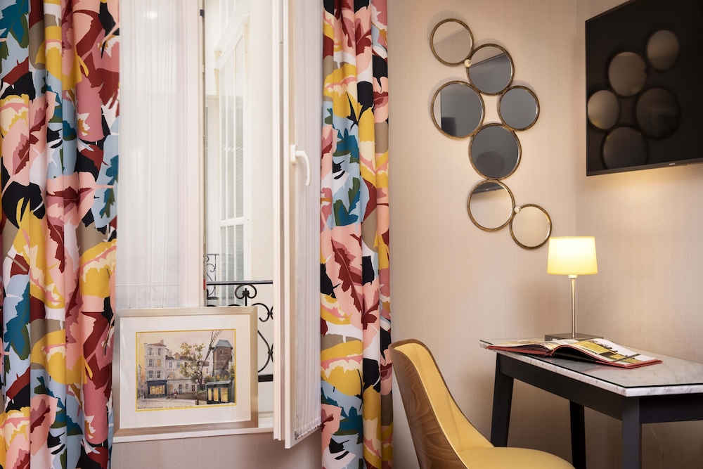 Des Arts Hotel 43/68