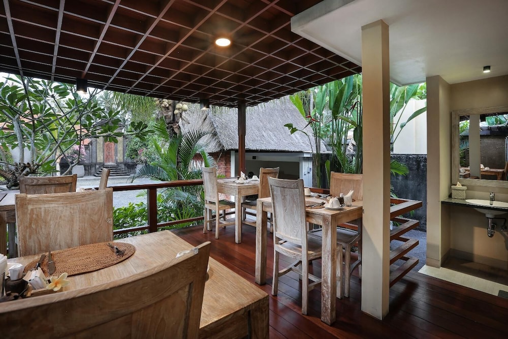 Yana Villas Kemenuh 56/68