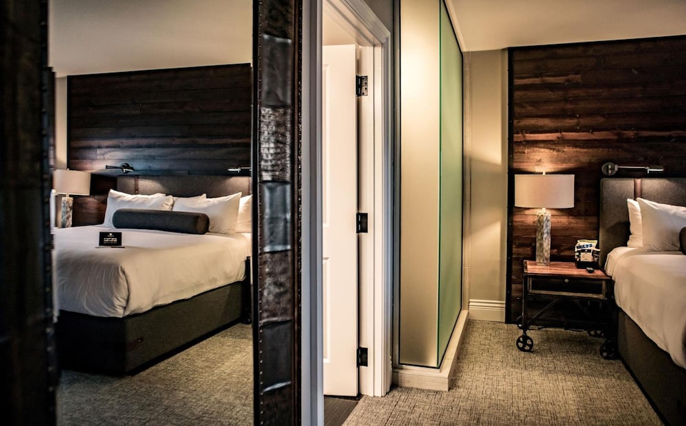 Ironworks Hotel 48/48