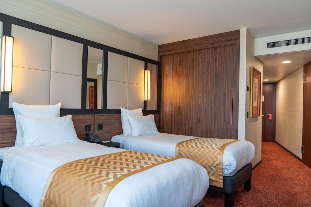 Nash Suites Hotel 11/38