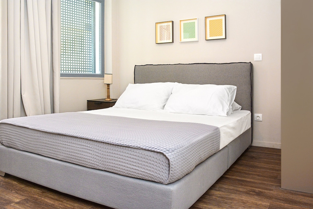 2 BEDROOMS, APARTMENT, QUEEN AND TWIN BEDS