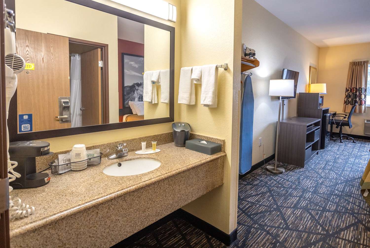 Super 8 By Wyndham Big Rapids 22/29
