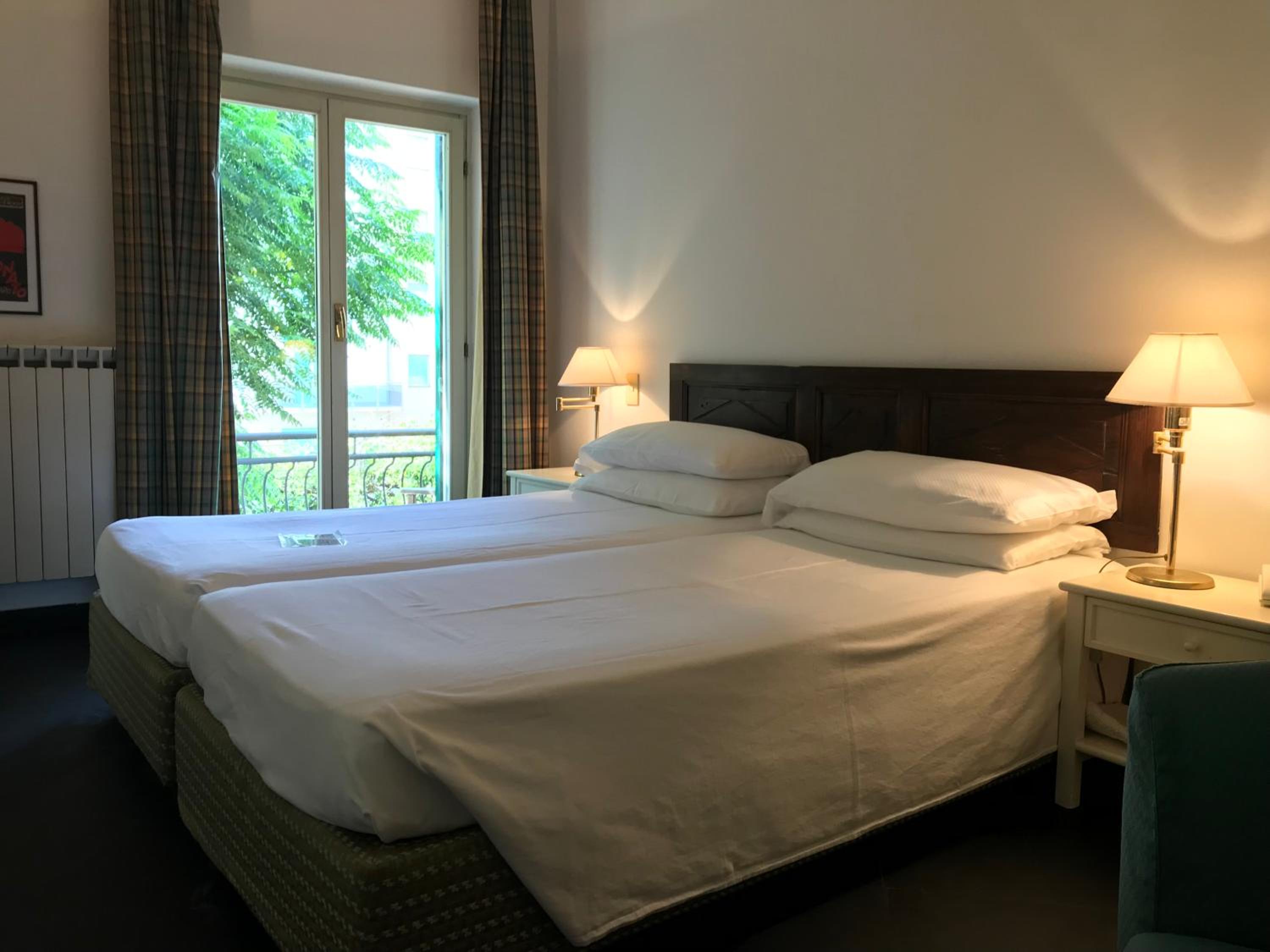 Room, Double Bed, Lateral Side Sea View, Balcony