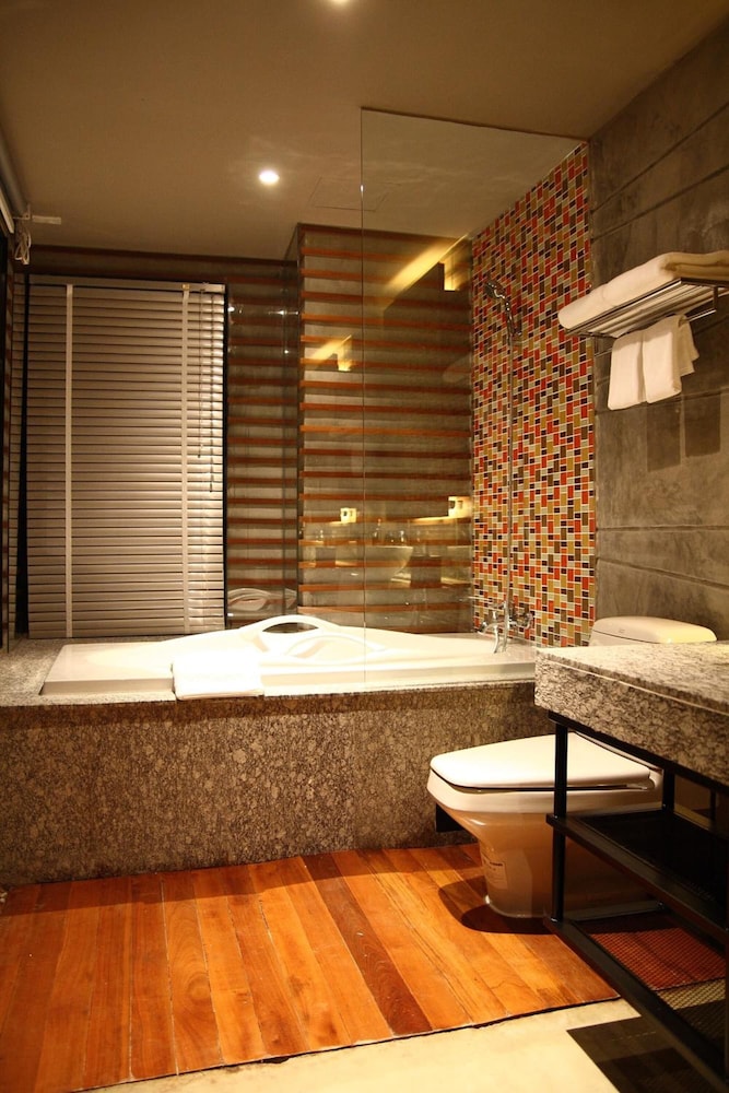 Fusion Suites 28/50
