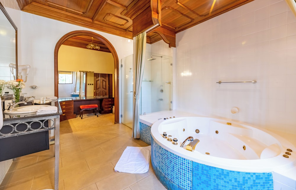 Muthu Sovereign Suites and Spa, Nairobi, Kenya 49/49
