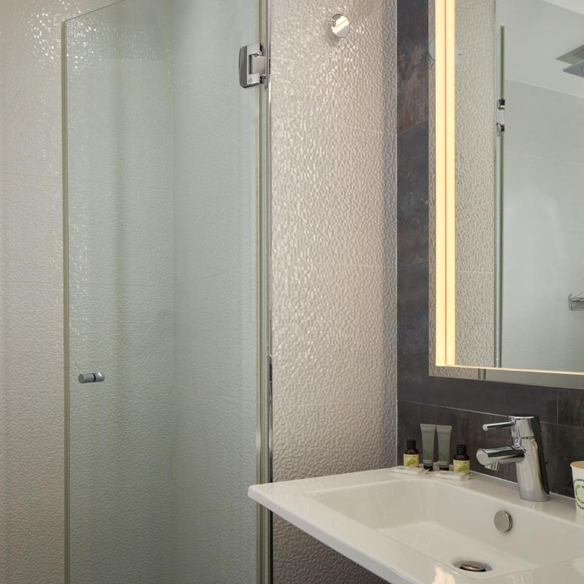 Deluxe, GRAND HOTEL MALHER 7/8