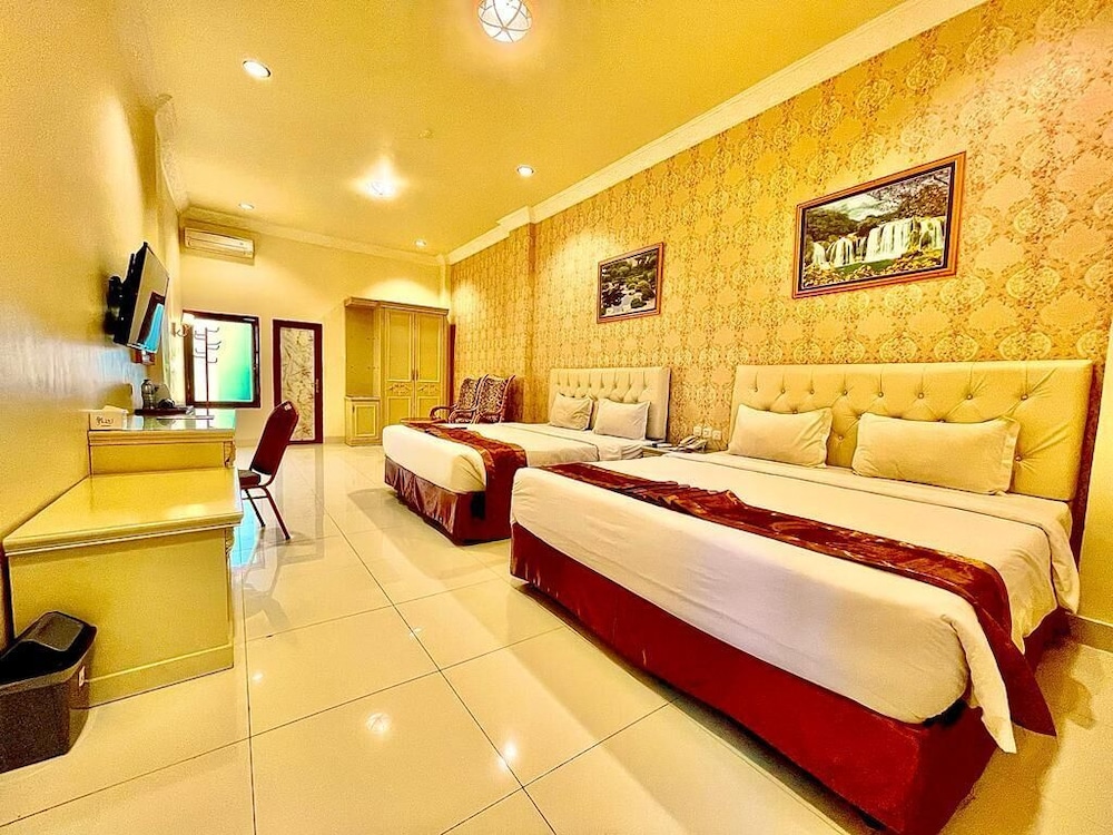 GRAND, DOUBLE BED