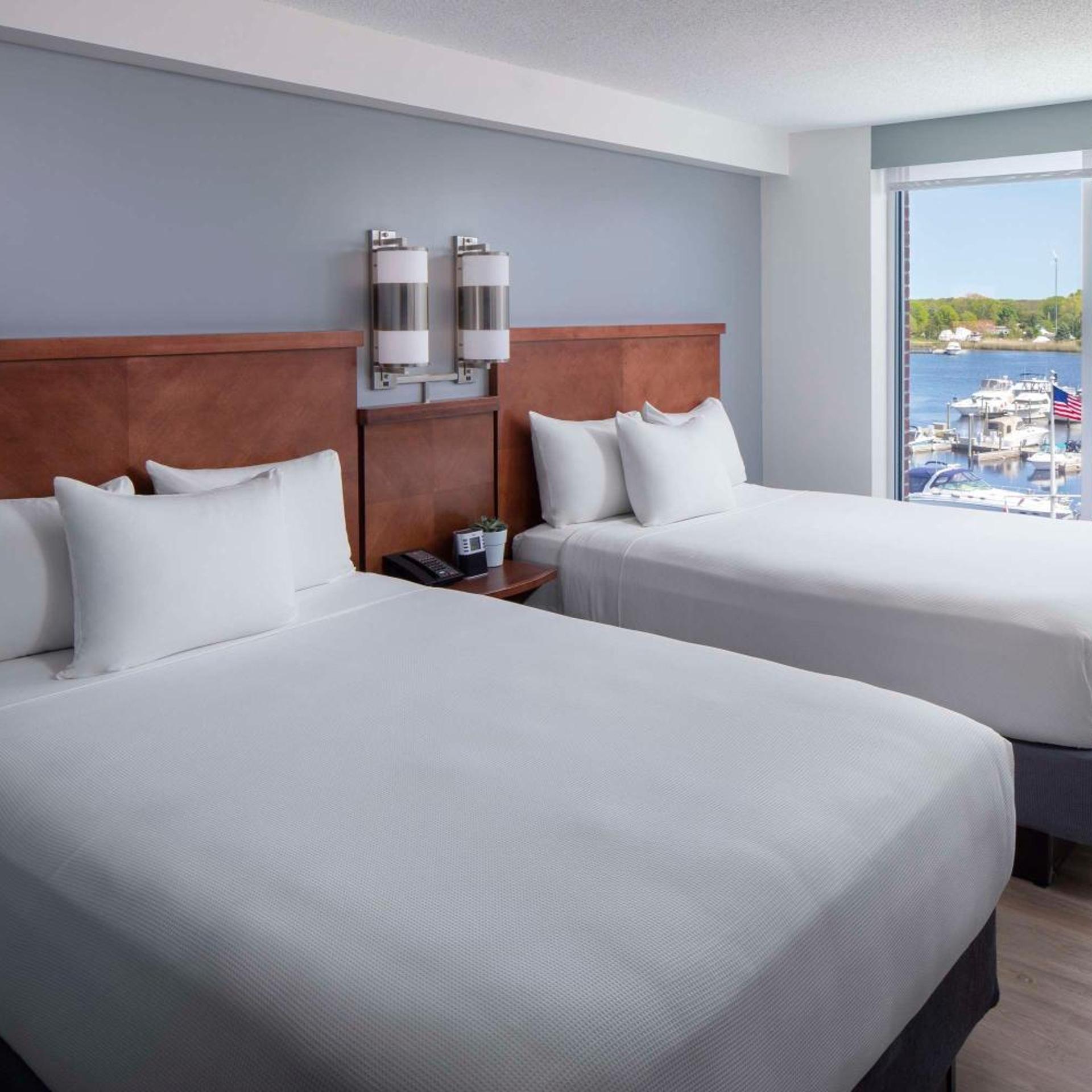 Room, 2 Queen Beds, Water View