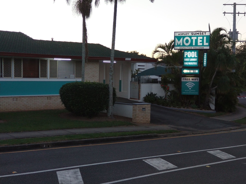 Aspley Sunset Motel 60/68