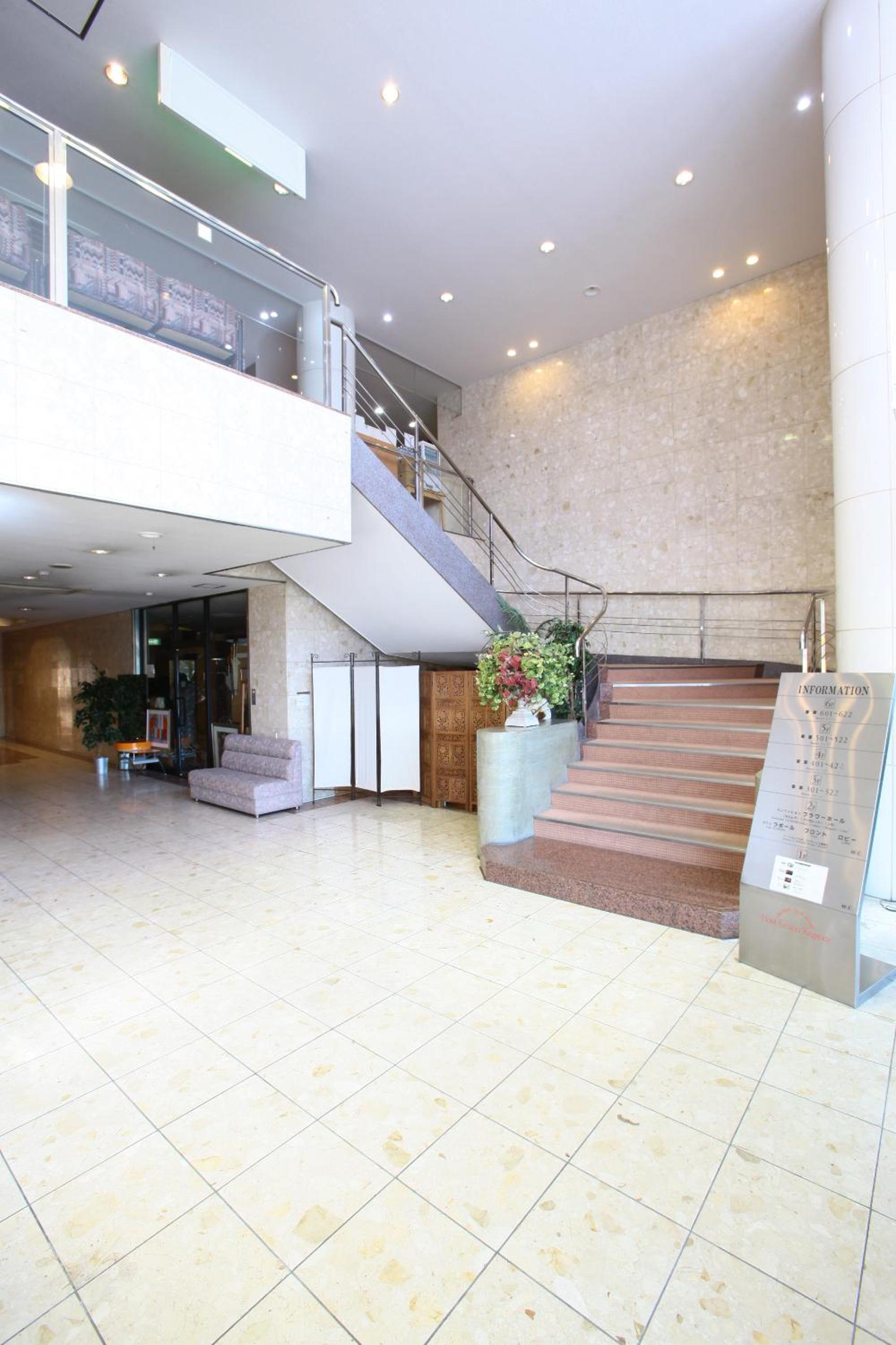 Hotel Elm Regency 8/48