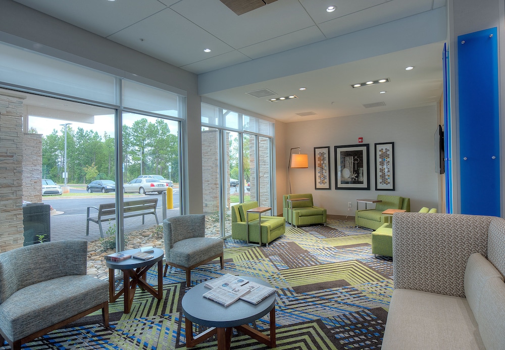 Holiday Inn Express Suites Fort Mill 44/62