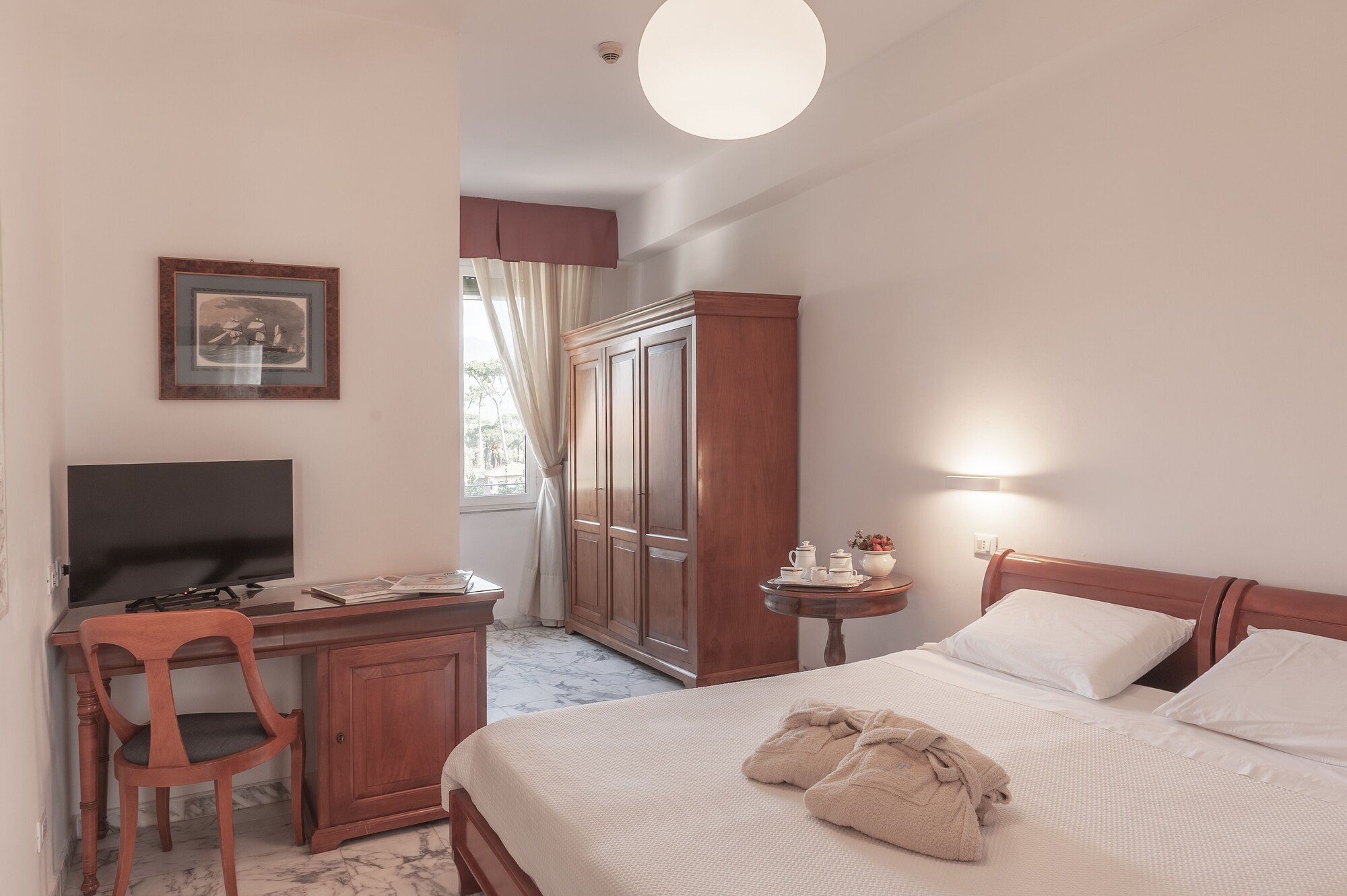 STANDARD, DOUBLE OR TWIN BED