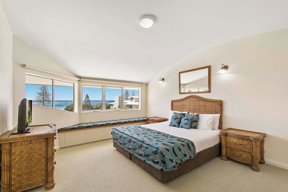 3 BEDROOMS, PENTHOUSE