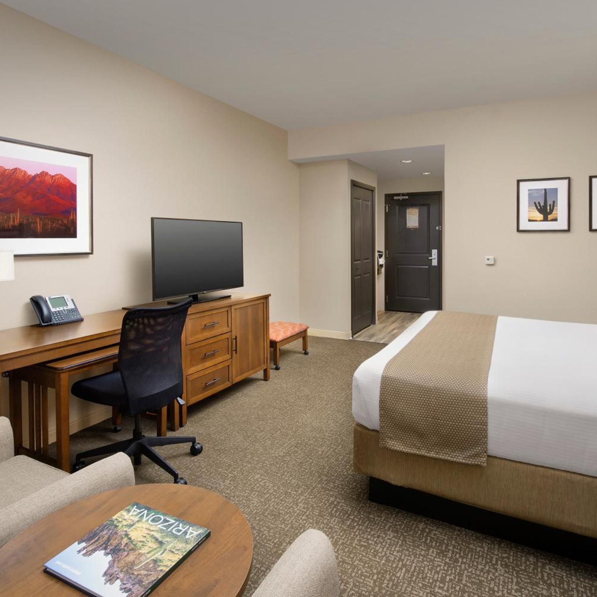 Deluxe, King Bed, Mountain View