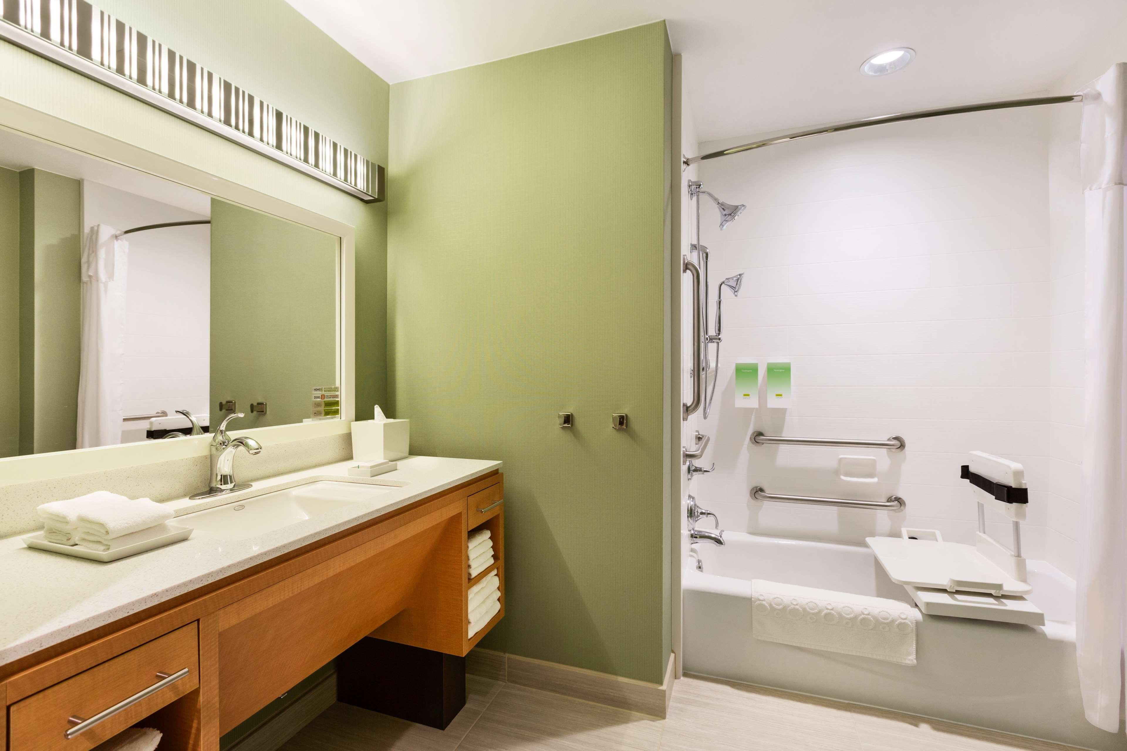 STUDIO, SUITE, KING BED, ACCESSIBLE