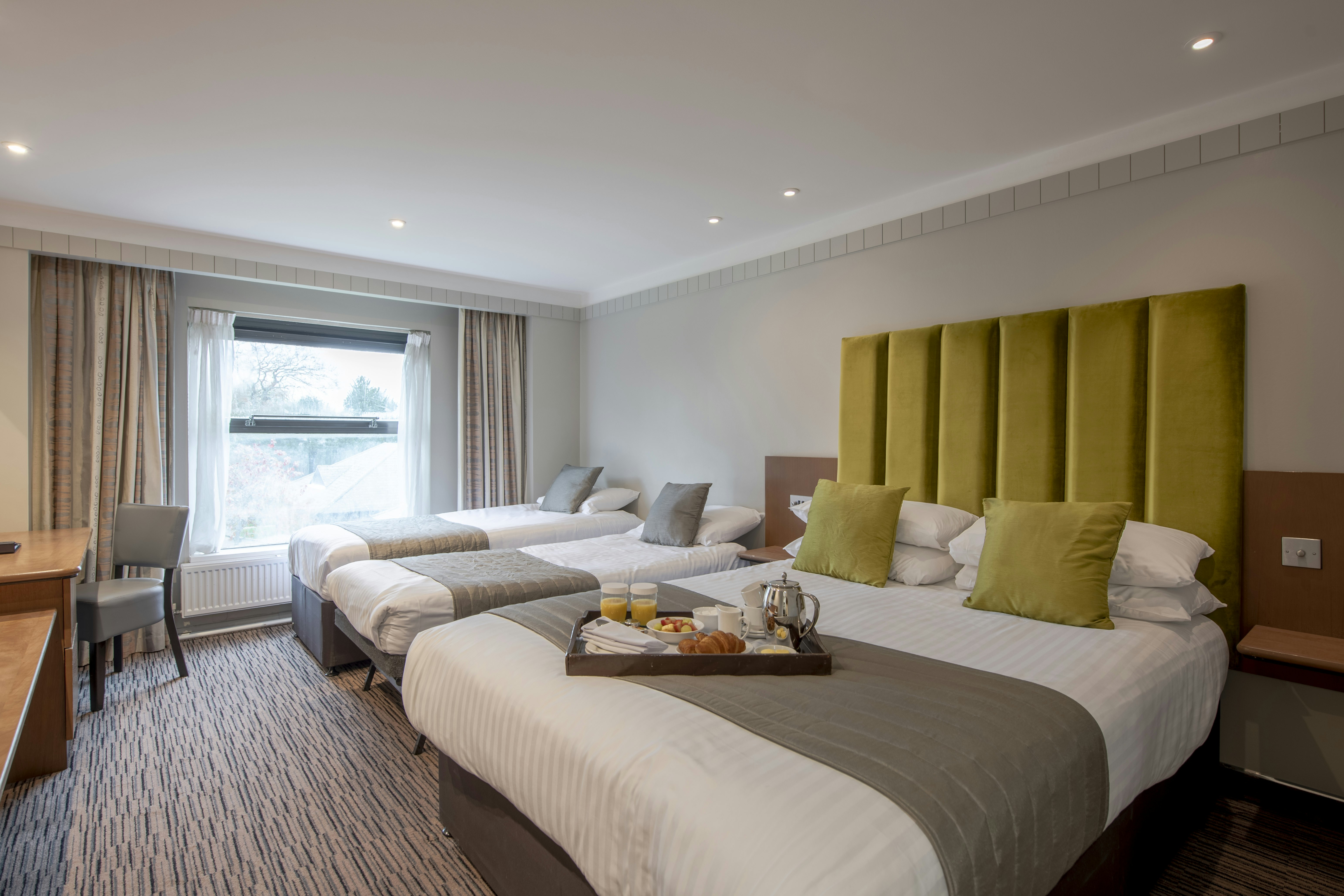 Hogs Back Hotel And Spa 2/26