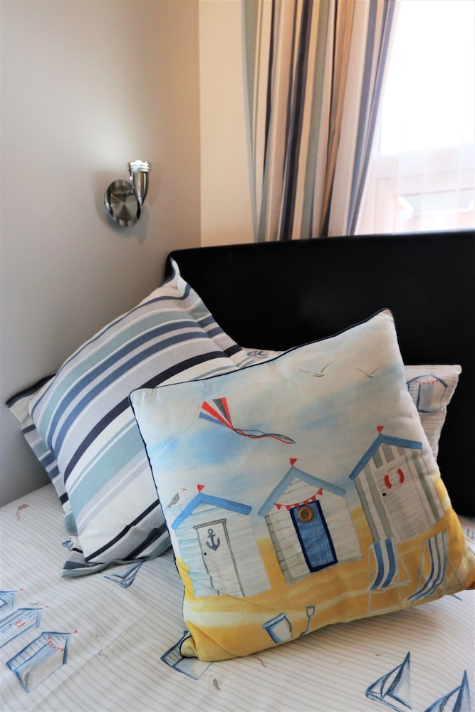 The Pebbles - B&amp;B 22/50