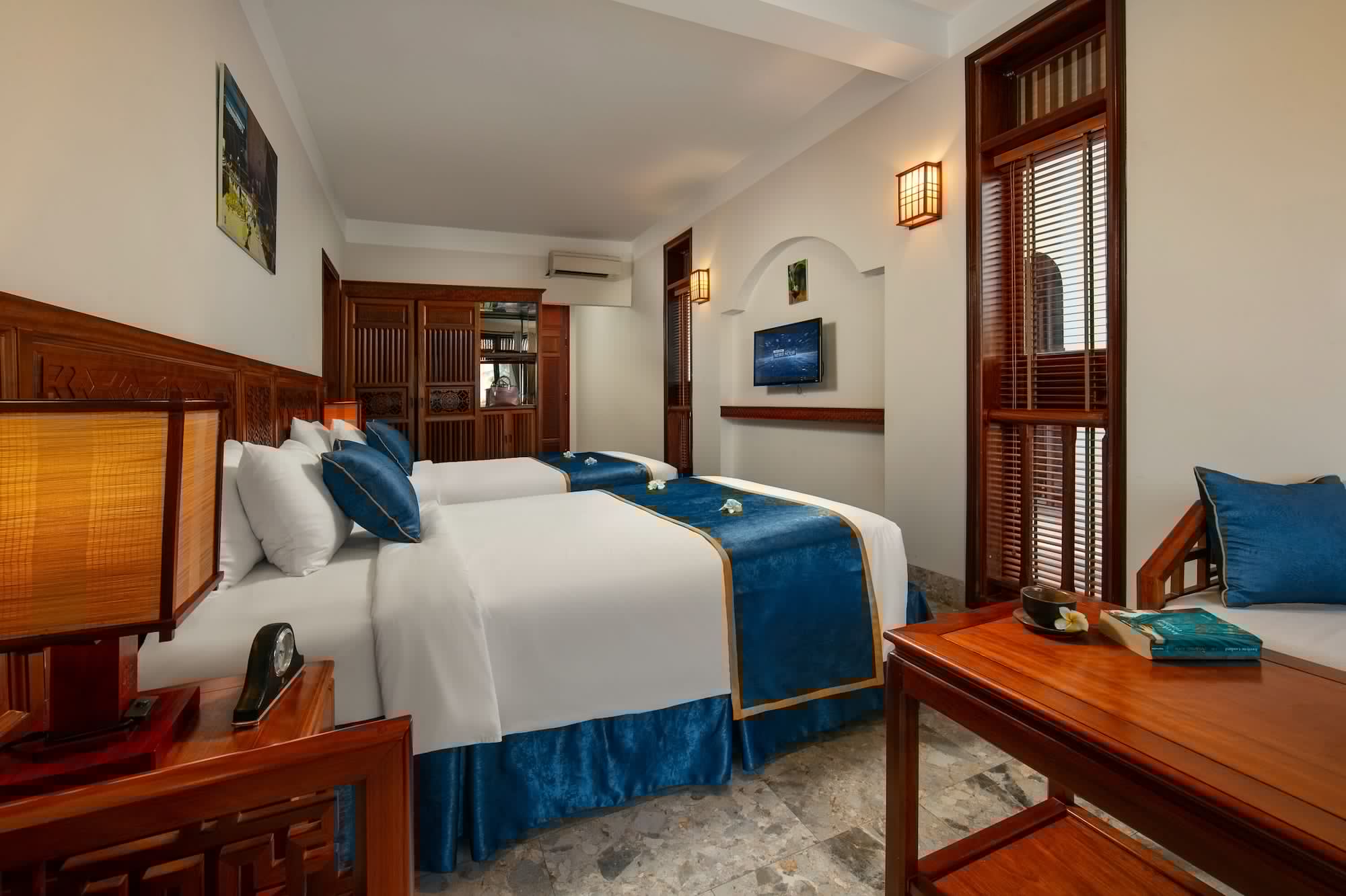 CONNECTING, RIVER, FAMILY, VILLA, BALCONY