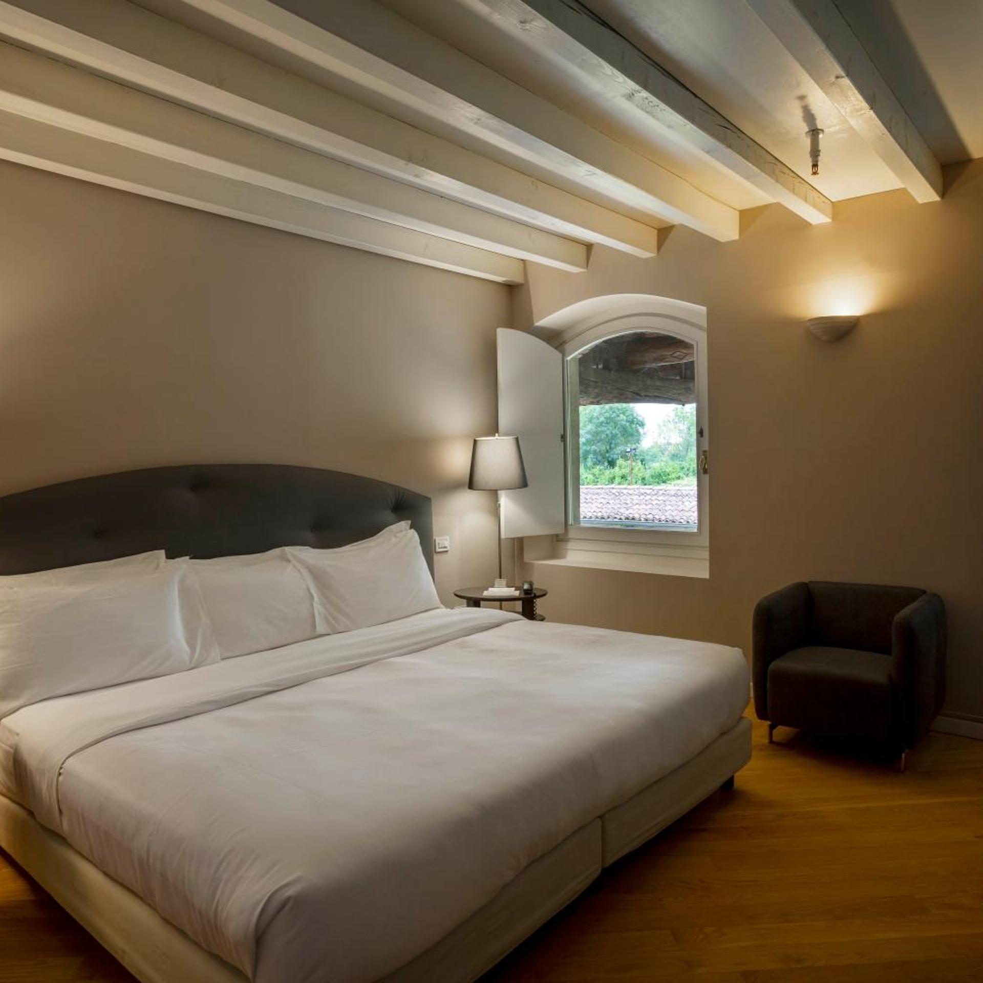 Executive, Suite, Two Story