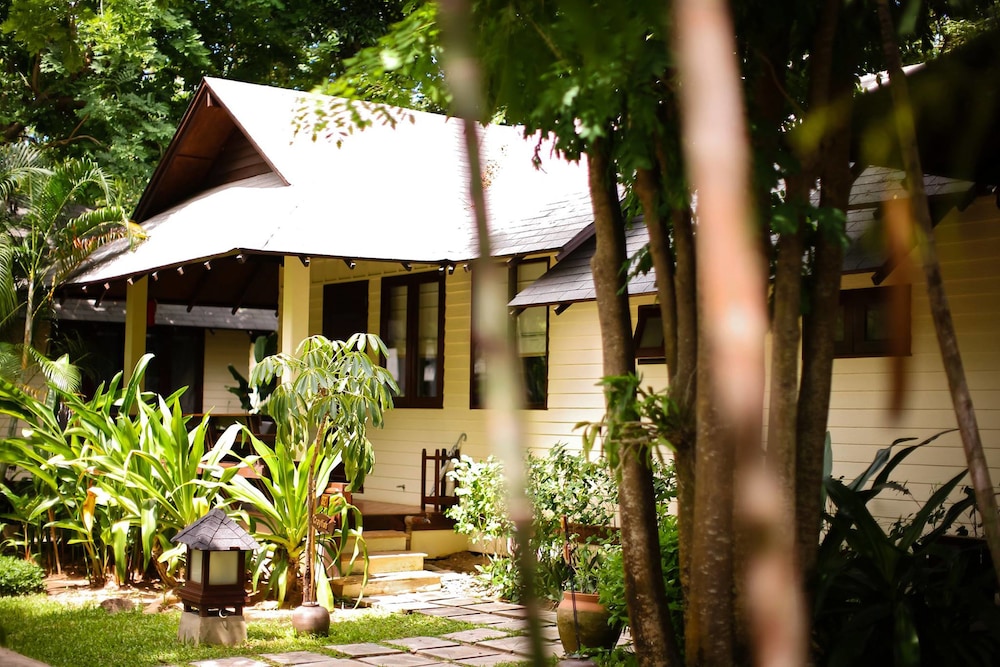 FISHERMANS VILLAGE RESORT 6/32