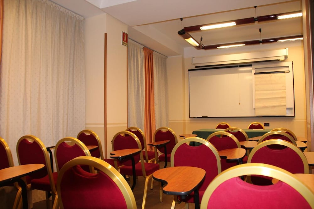 Sant Ambroeus Hotel 42/57