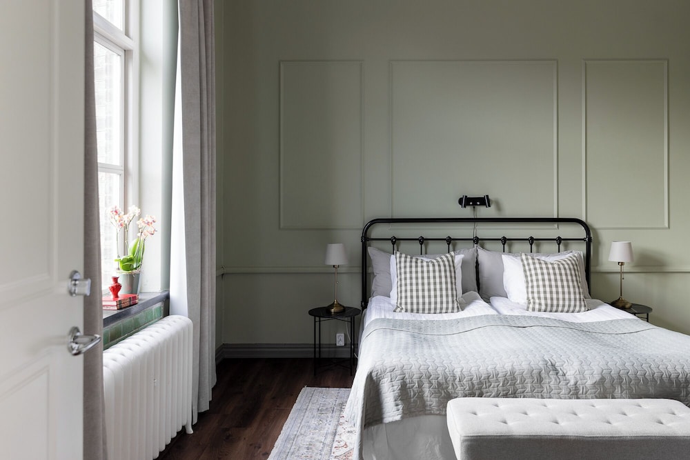 Stationen Bed Breakfast 11/50