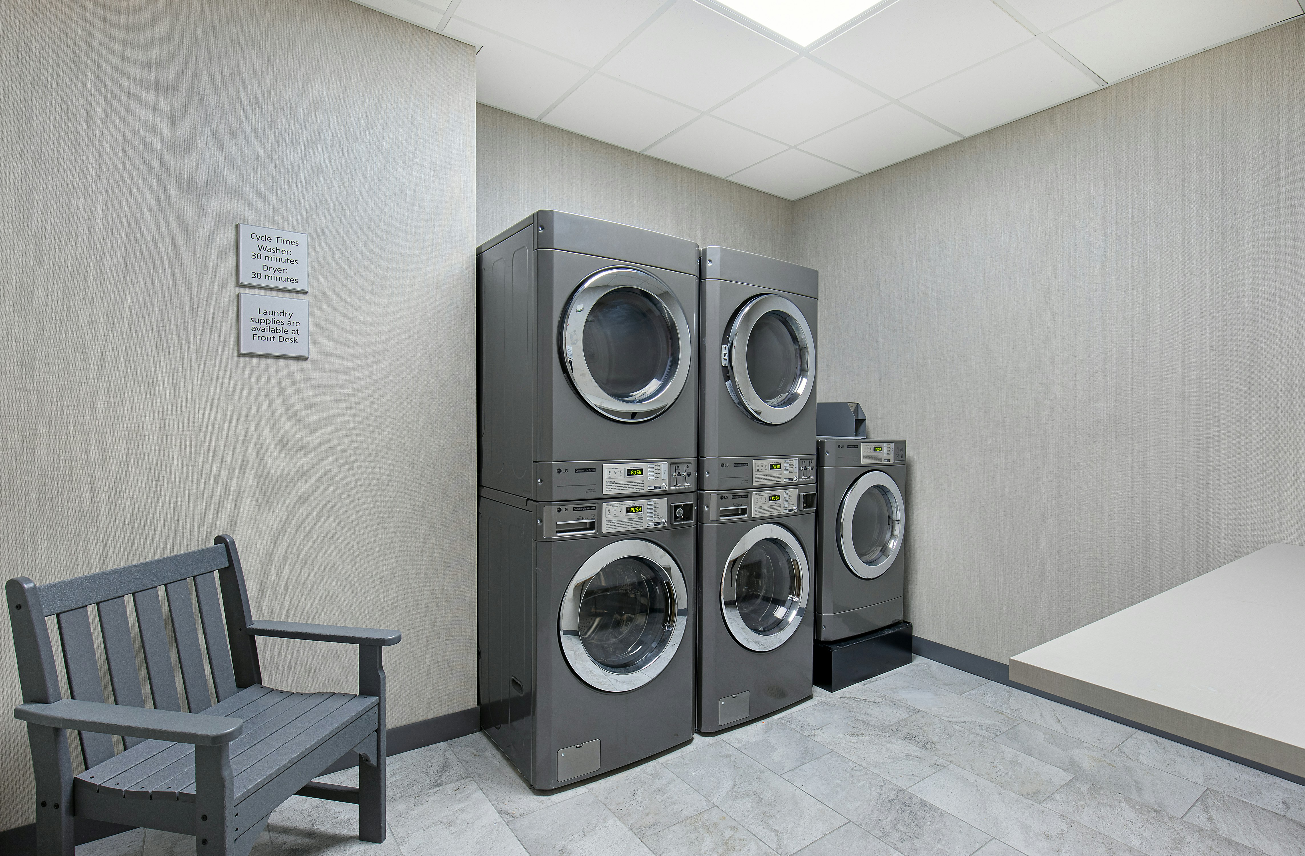 Hampton Inn Albertville 15/27