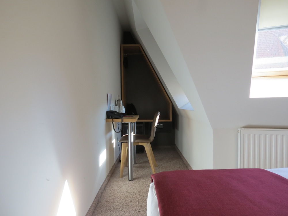 Hotel Neuthor 12/50