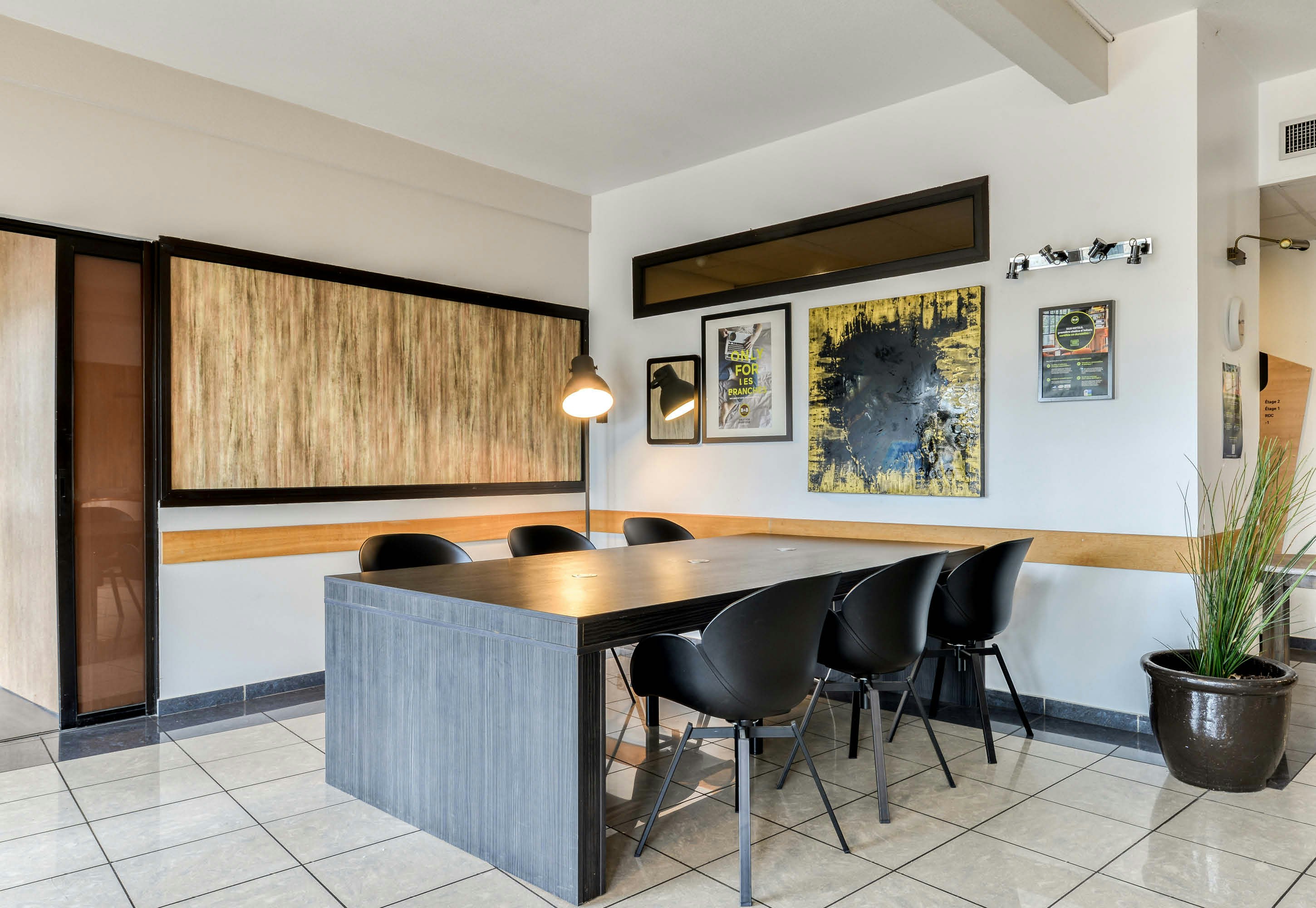 Lobby at B&B Hotel Montpellier Vendargues, SAINT-AUNES