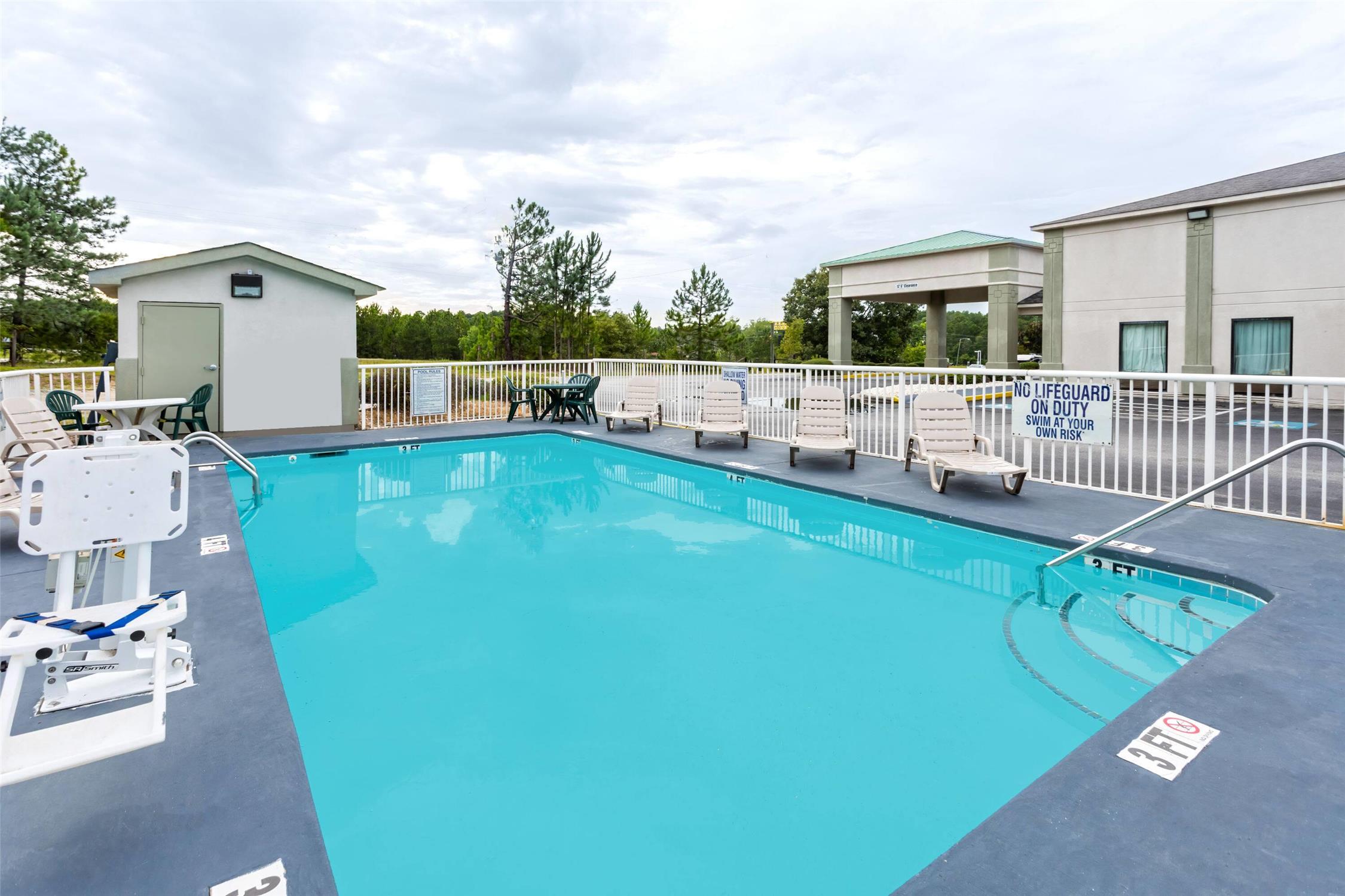 Days Inn By Wyndham Lugoff 26/30