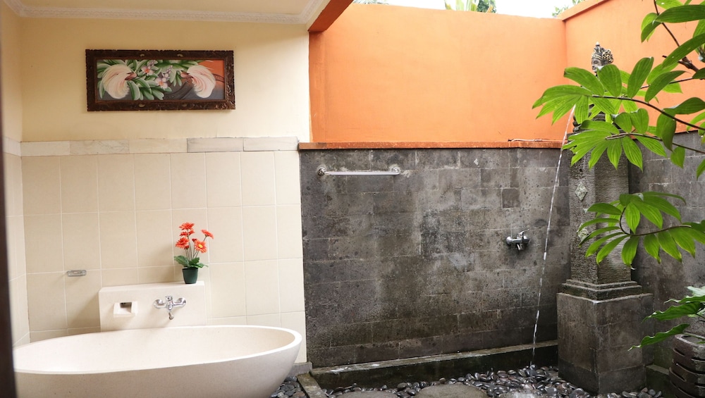Villa Jj And Spa Ubud 10/80