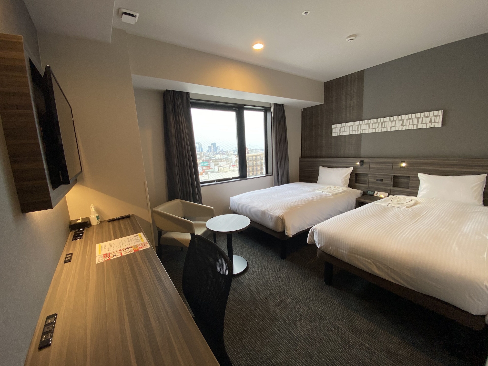 BASIC, TWIN BEDS