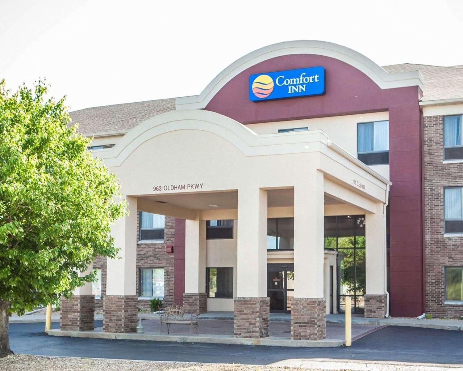 Comfort Inn Lees Summit @ Hwy 50 & Hwy 291 1/15