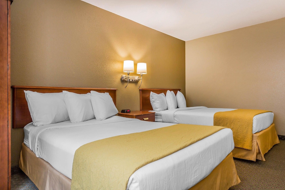 Quality Inn Hyde Park Poughkeepsie North 16/40