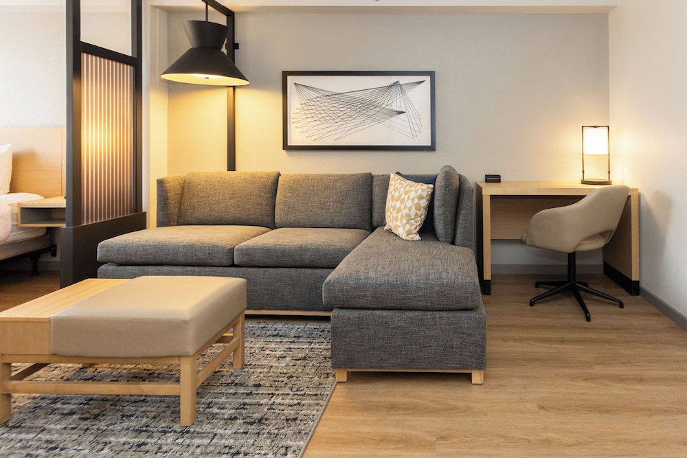 Hyatt Place Topeka 43/60