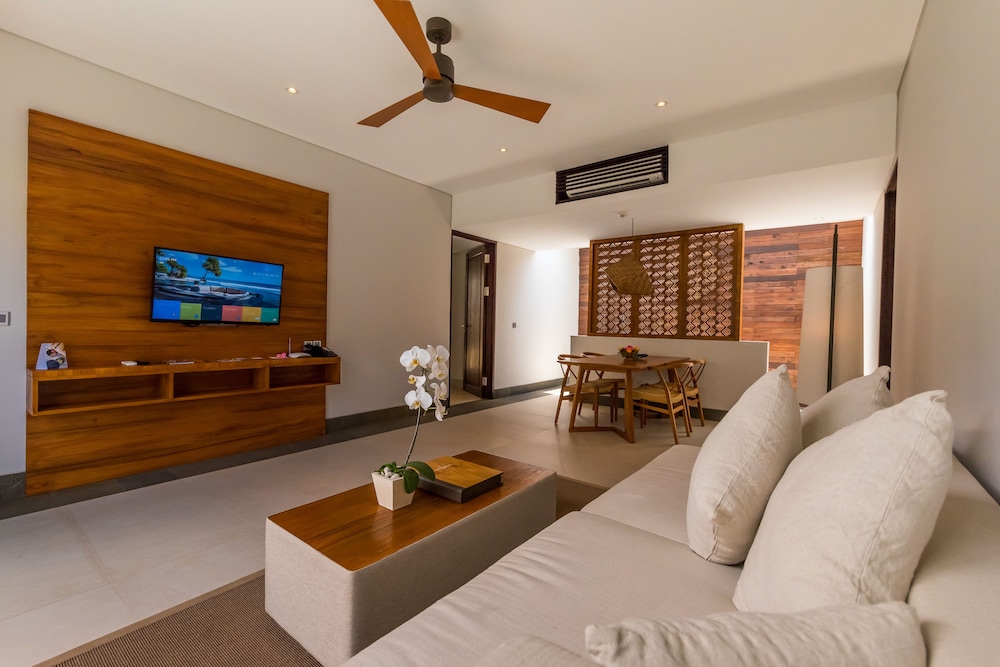 Katamaran Hotel And Resort 10/74