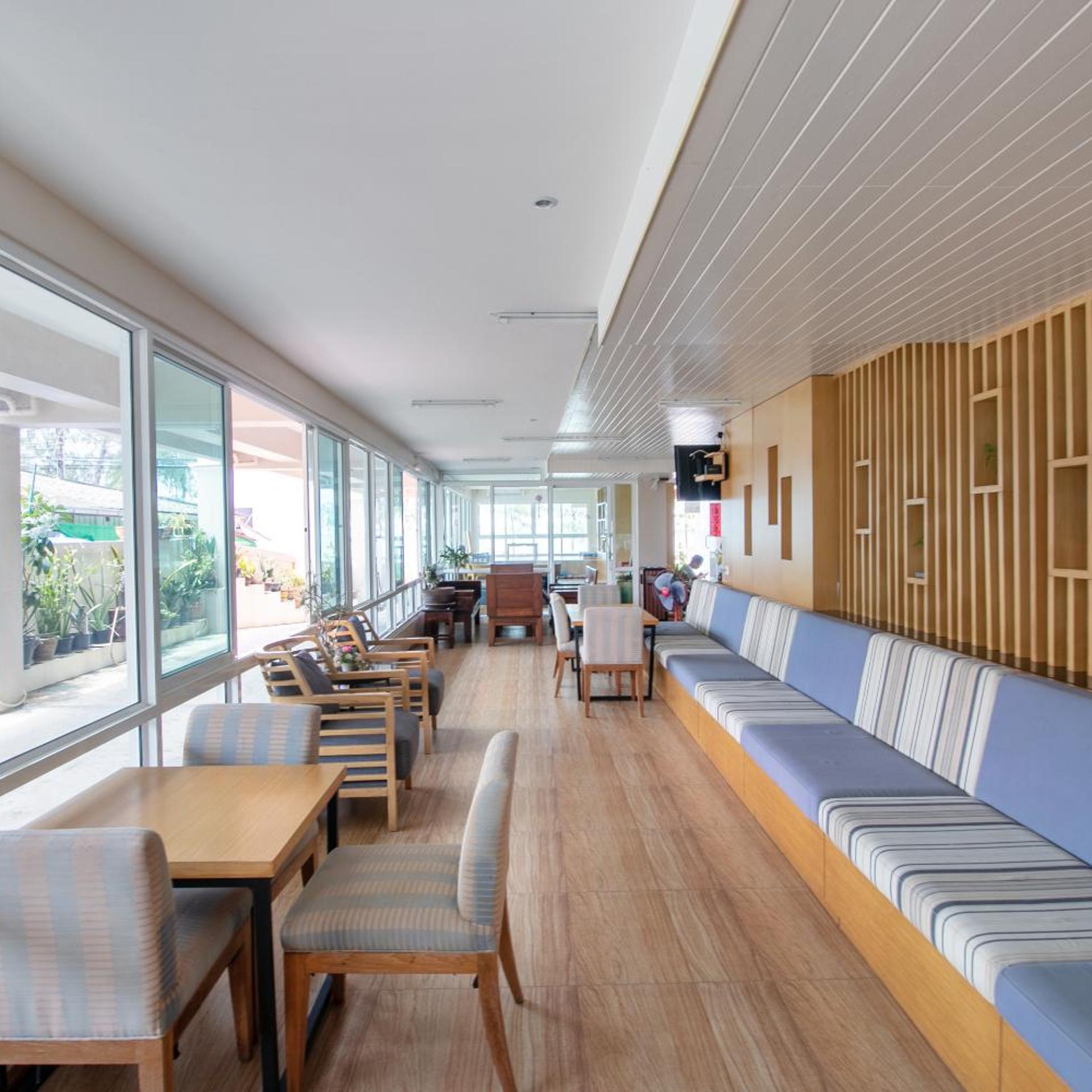Goldenbeach Boutique Resort 55/68