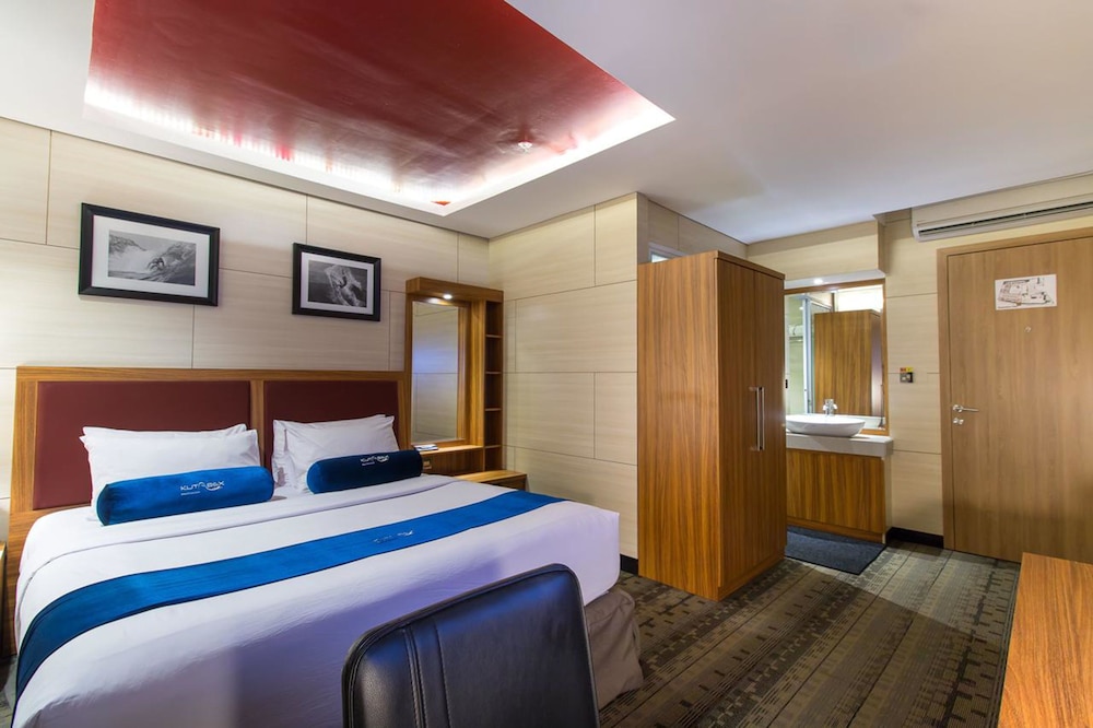 KUTABEX BEACH FRONT HOTEL 24/53
