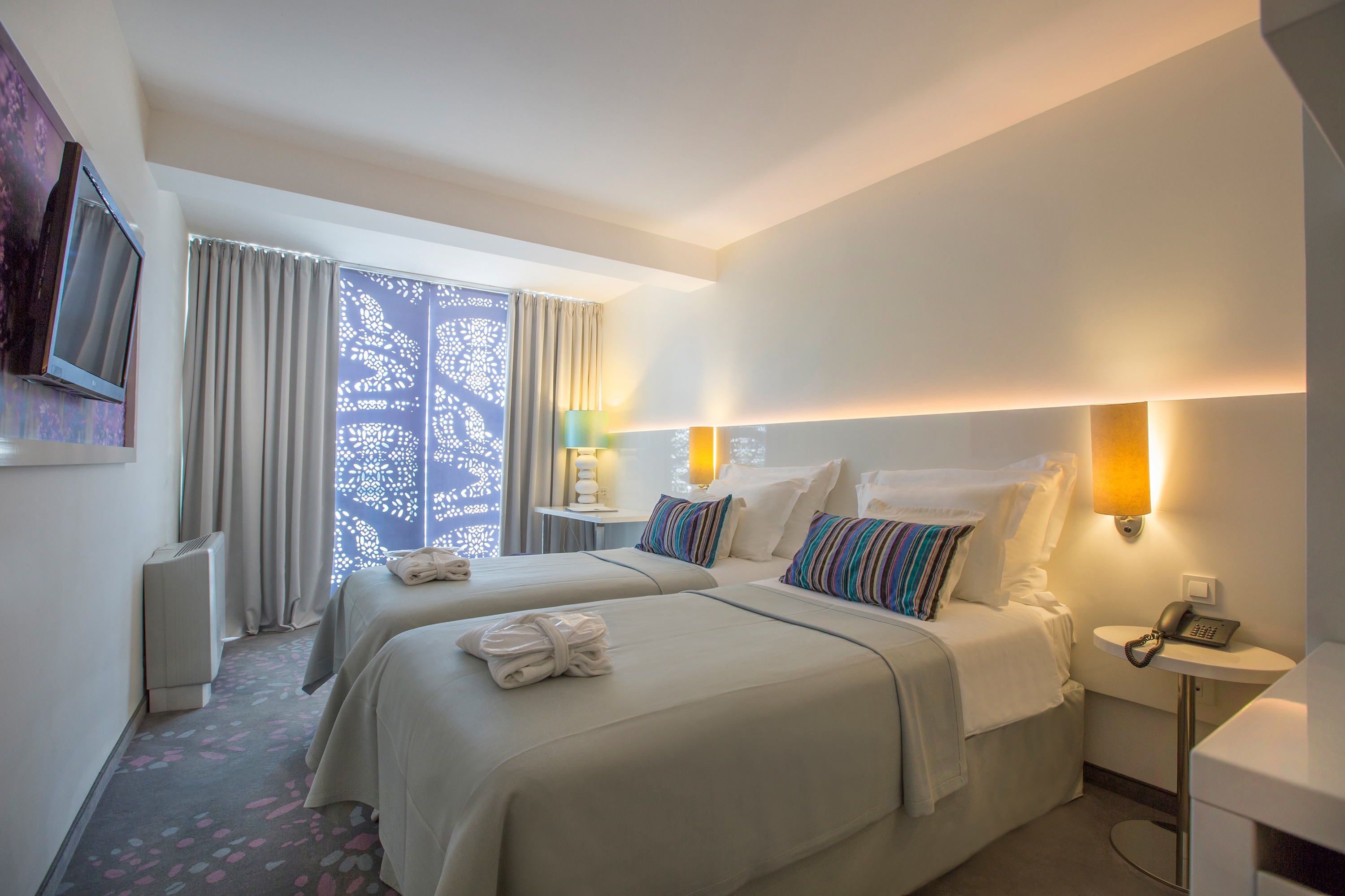 Room, Single, Double or Twin Bed, Park or Courtyard View