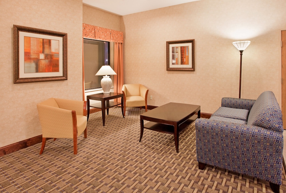 Holiday Inn Express & Suites Kansas City-Liberty (Hwy 152), an IHG Hotel 58/74