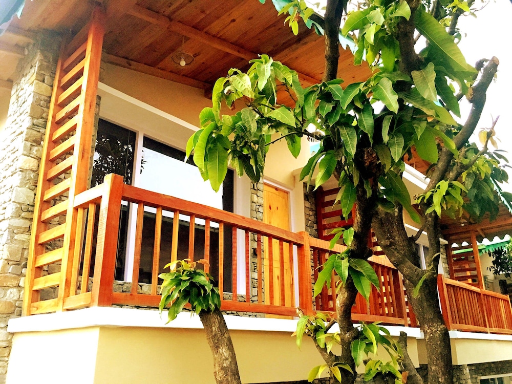 Le Reserve Resort Corbett 5/50