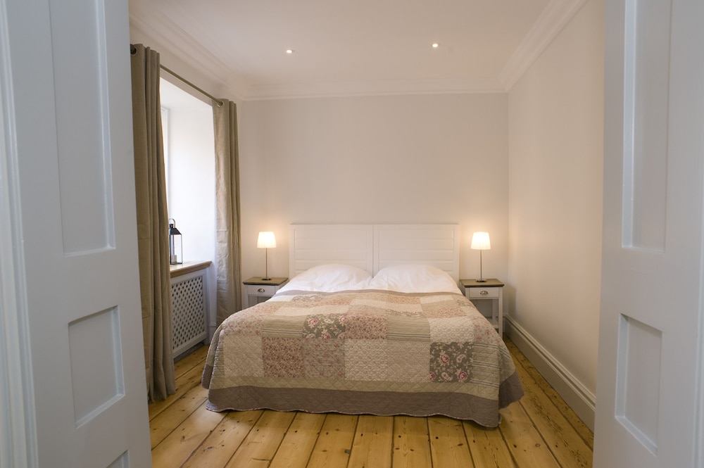 1 BEDROOM, PREMIUM, APARTMENT